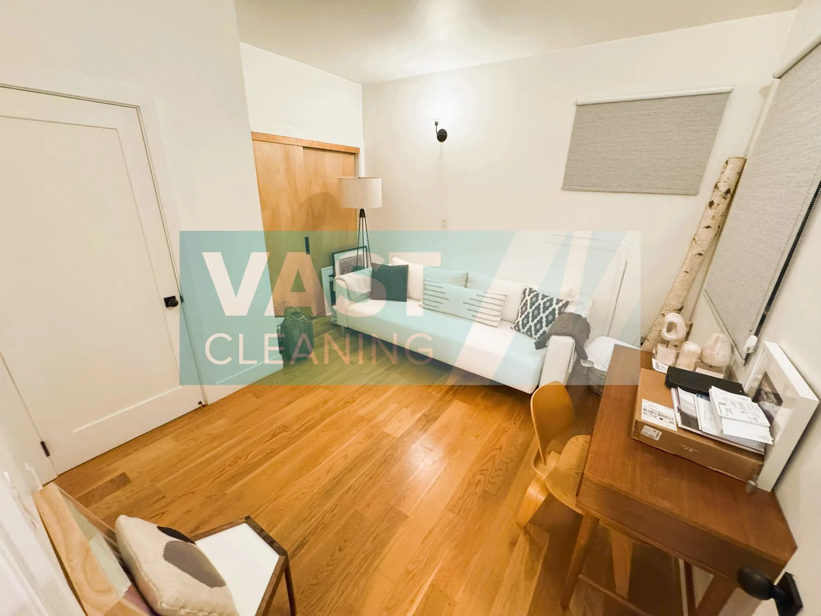 VAST Cleaning professional cleaning an office in Los Angeles
